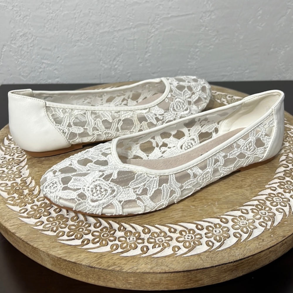 White Lace Flats